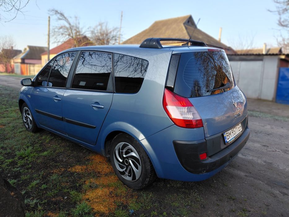 Рено меган гранд сценік