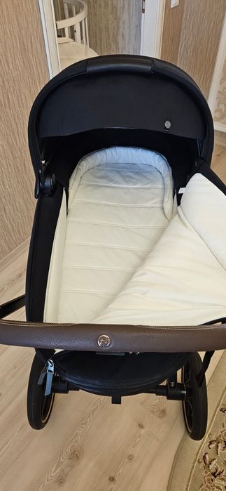 Cybex Priam 4 22/23 3 in 1 gold Chrome black