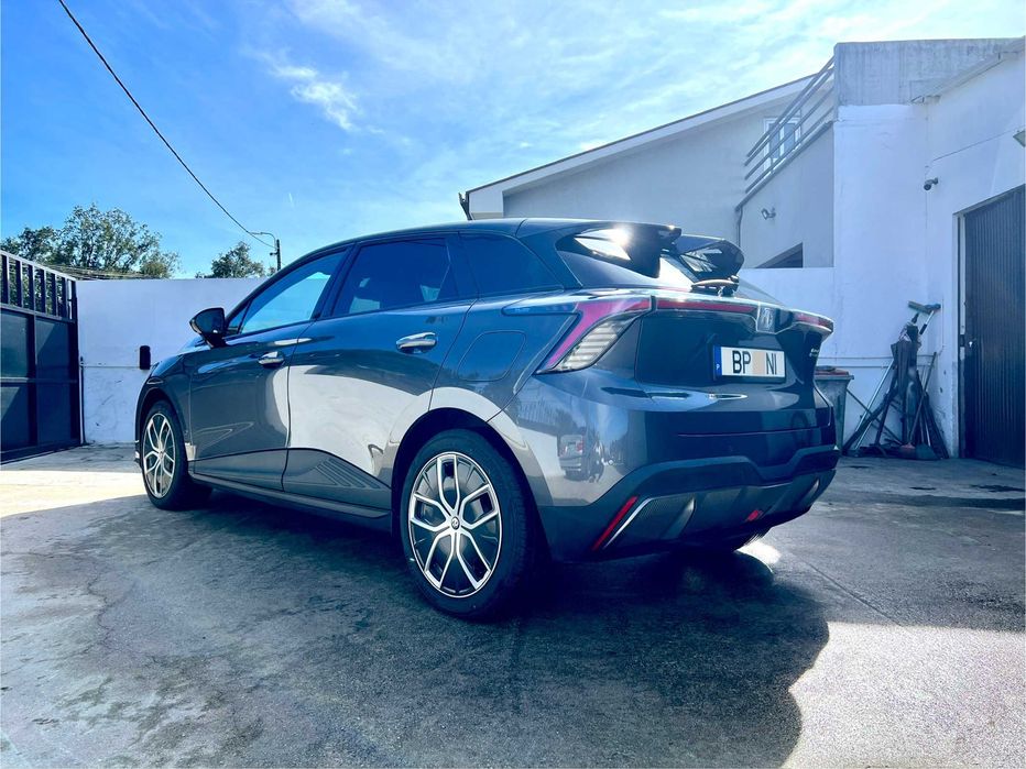 MG MG4 64 kWh Luxury