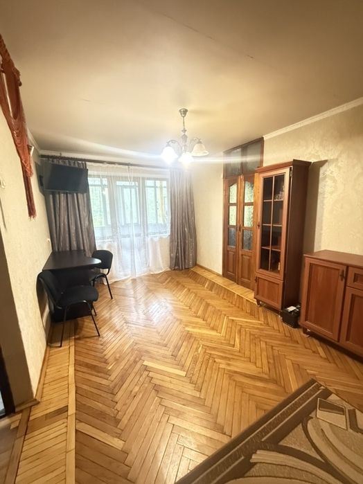 2х к кв вблизи ст.м. Дворец спорта. 3-й этаж. Реальная-35500$. Сертификат