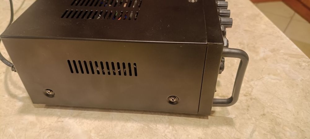 Amplifier.amlituner hi fi Sunbuck,karaoke na dwa mikrofony 2x100w