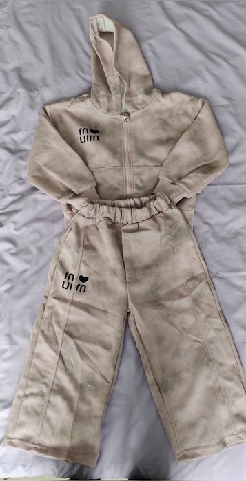 Продам костюм на дівчинку