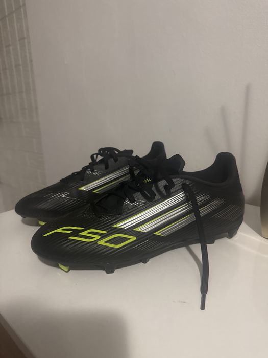 chuteiras F50 novas com caixa, usadas 1 vez