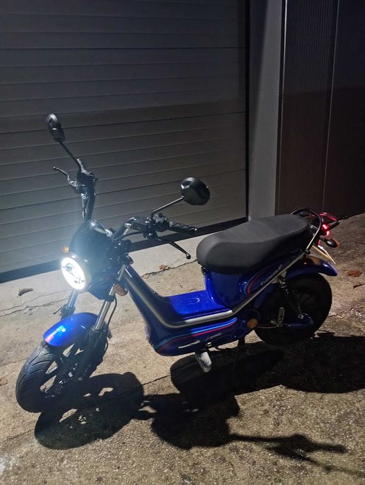 Scooter elétrica como nova
