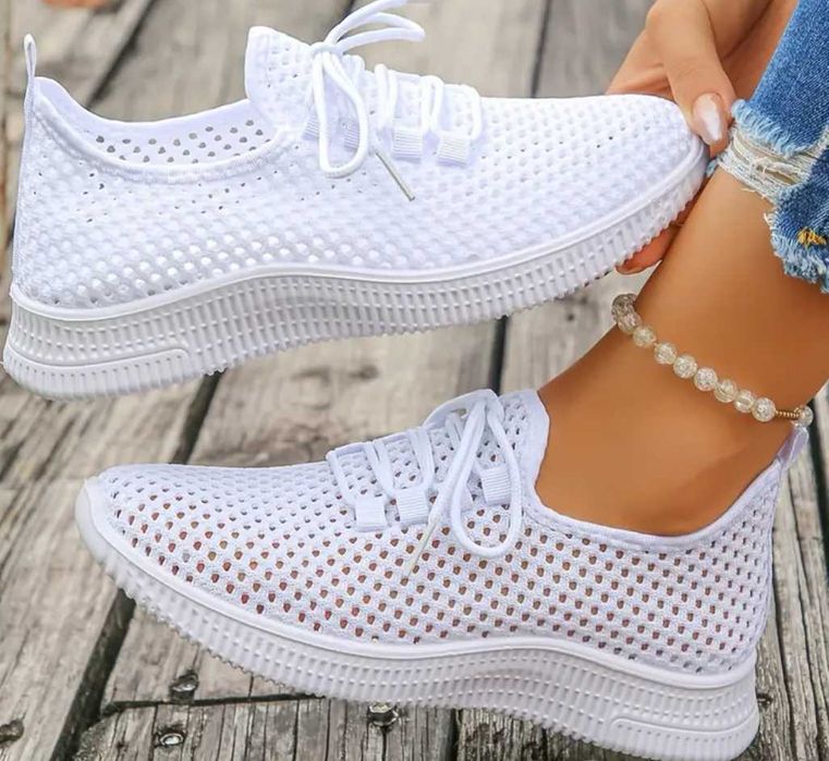 Wygodne i modne białe sneakersy