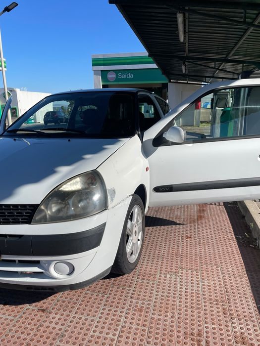Renault Clio 1.2 16V – 2001 | Económico e Fiável — photo 3