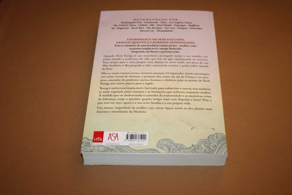 ' Profundo como o Céu, Vermelho como o Mar // Rita Chang-Eppig
