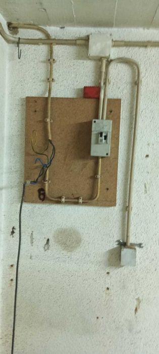 Garagem Box Fechada em Rio de Mouro