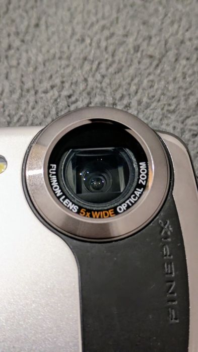 Tem que vir aqui. É um local público.