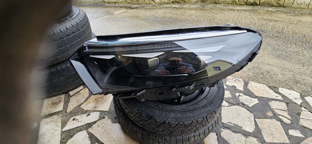 Farol para mercedes classe EQS
