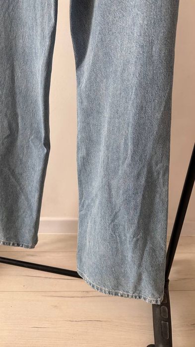 Джинсы Zara  в наличии