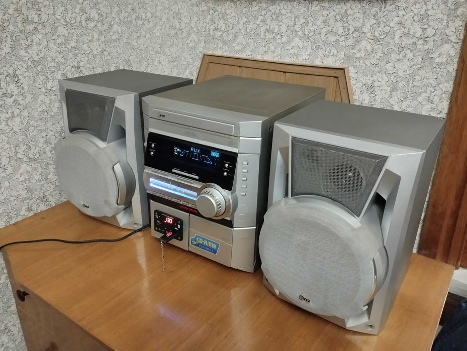 Музыкальный центр LG FFH- 879