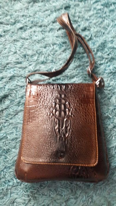 Сумка и сумка с цветным принтом