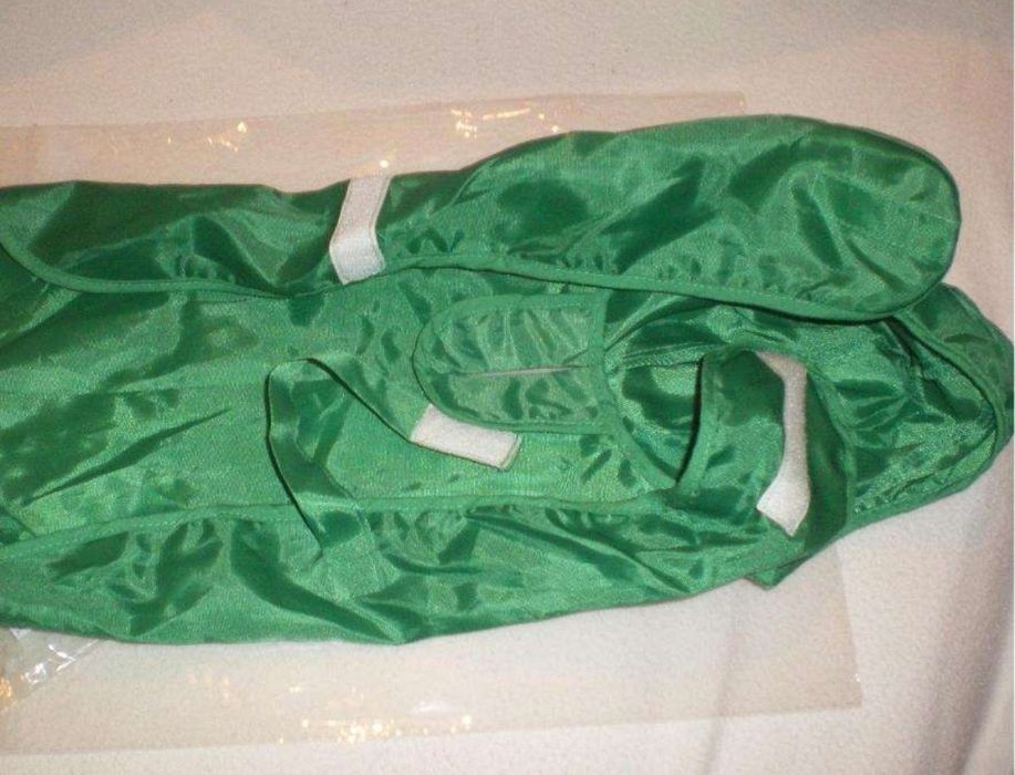 Dois fatos impermeáveis p/ cão ou gato, tam. XS
O verde