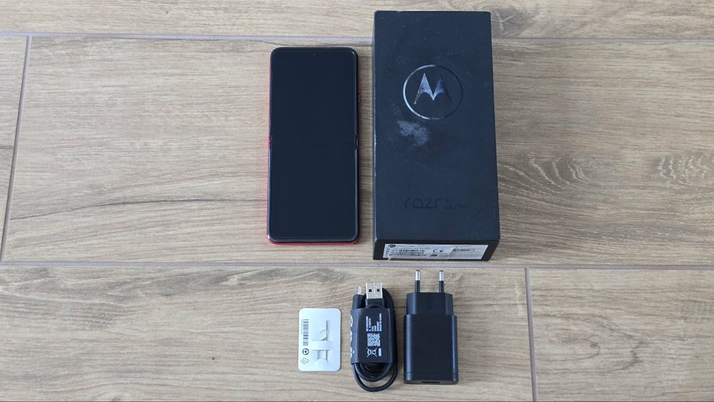 Motorola Razr 40 Ultra 5G 8/256GB czerwona