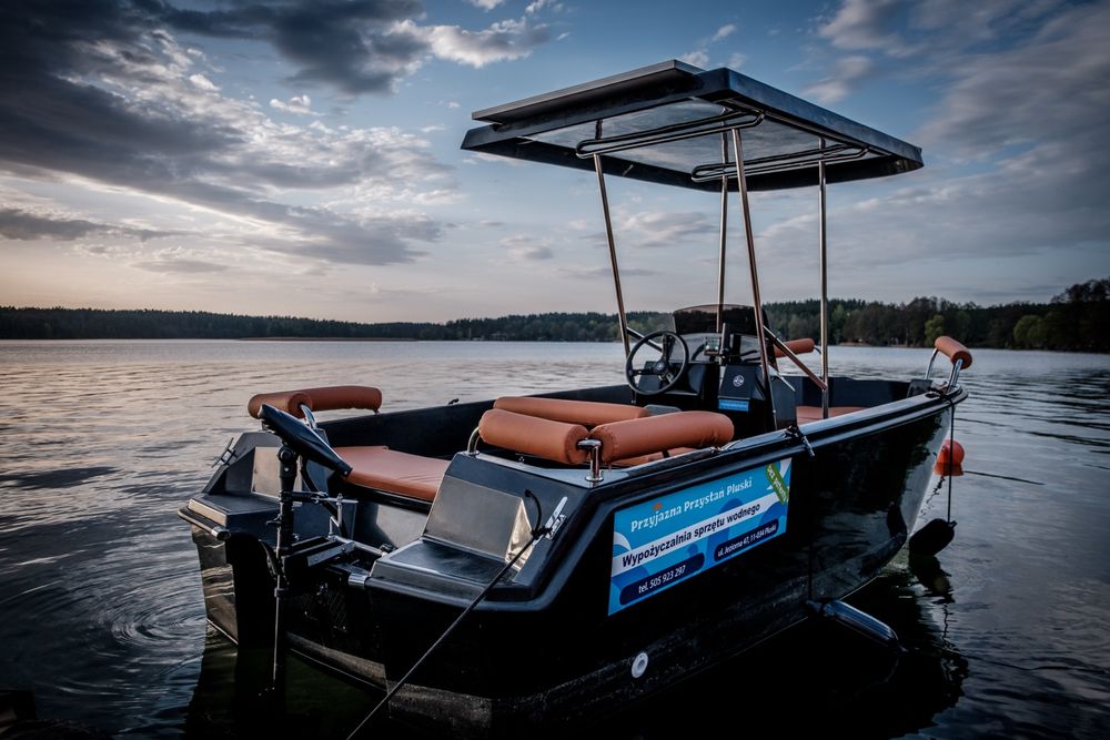 Świerkowy Domek do wynajęcia nad jeziorem Pluski