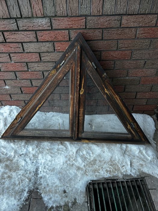 Okno trojkatne drewniane dwu szybowe