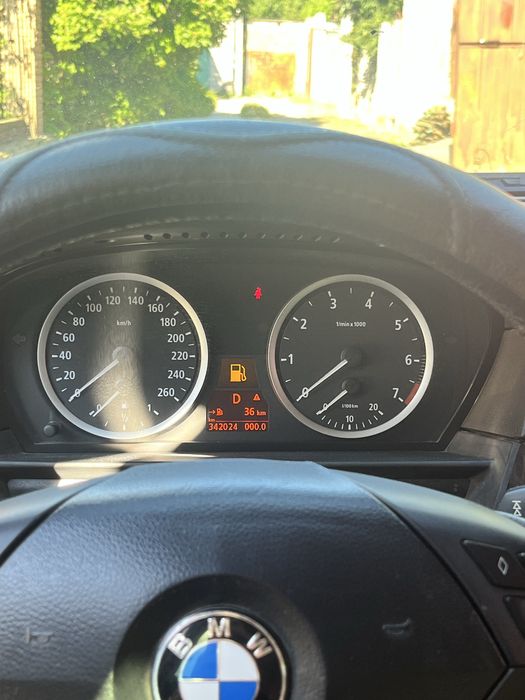 BMW E60 530i офицал