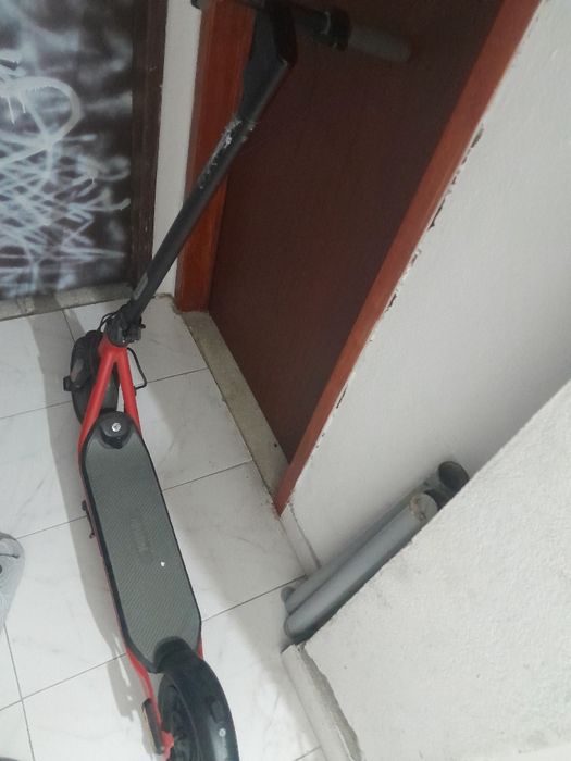 Trotinete Elétrica Segway-Ninebot Série D (Vermelha) – Funciona a 100% sem carregador