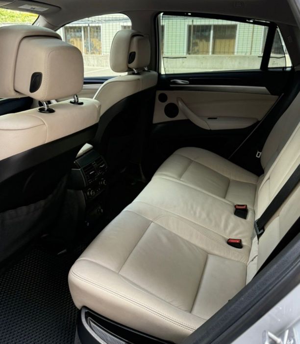 Автомобіль bmw x6 2012