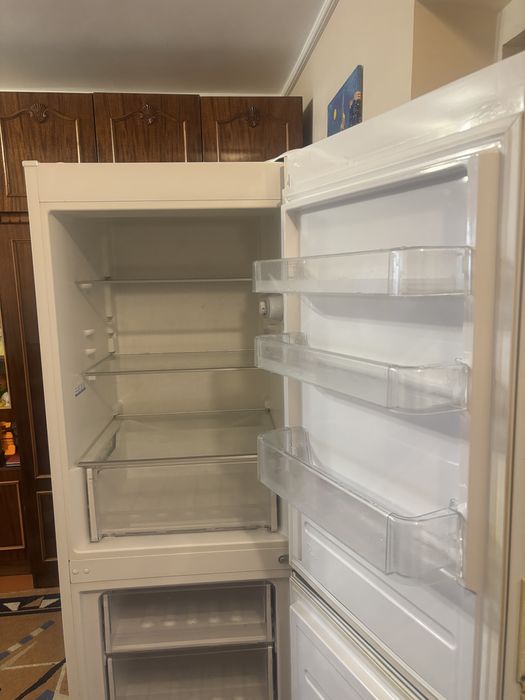 Холодильник Indesit