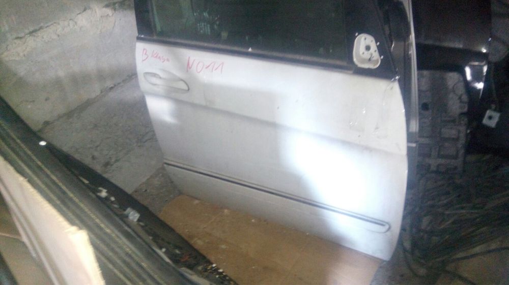 Mercedes B w246 дверь