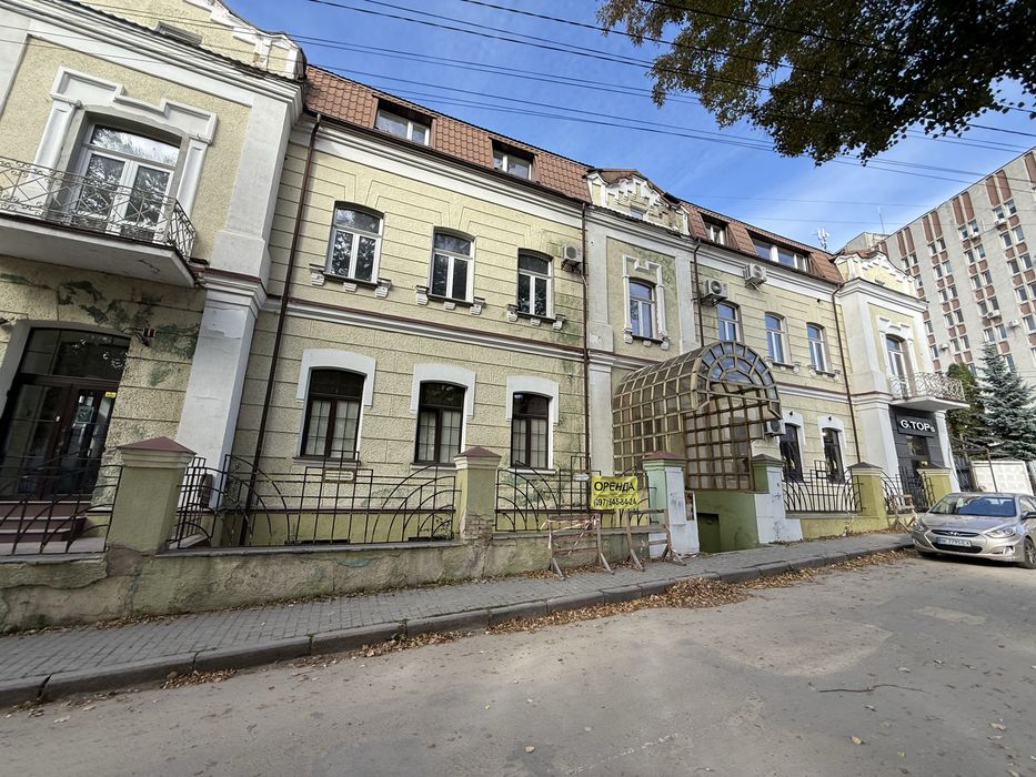 Оренда приміщення в самому центрі міста Рівне! Без комісії для орендаря!