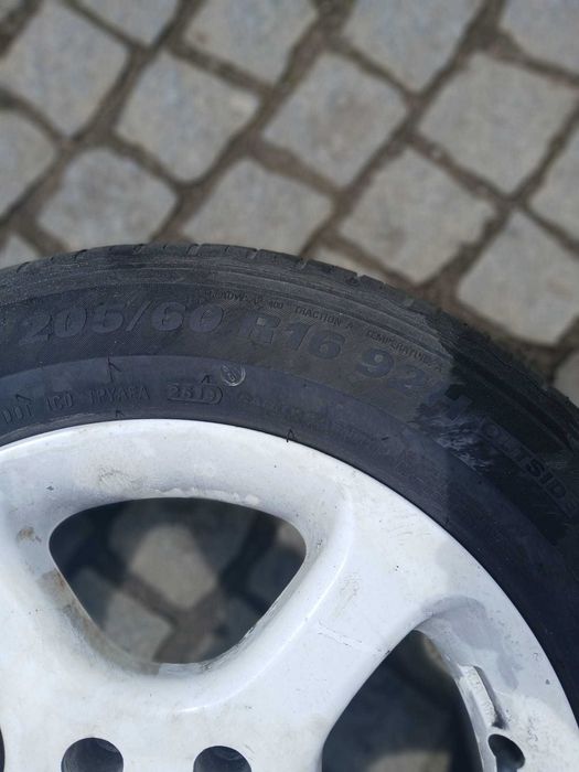 4 Pneus 205/60 R16 com Jantes 16 VW. Goodyear e Kumho