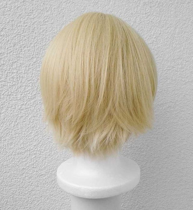 Krótka blond peruka z przedziałkiem bez grzywki męska cosplay wig
