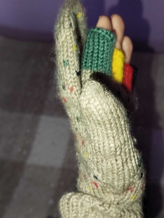 Рукавички без пальців - мітенки в'язані на маленьку руку