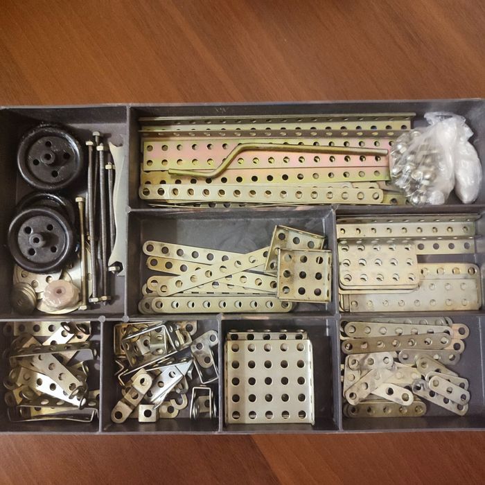 Детский конструктор металлический