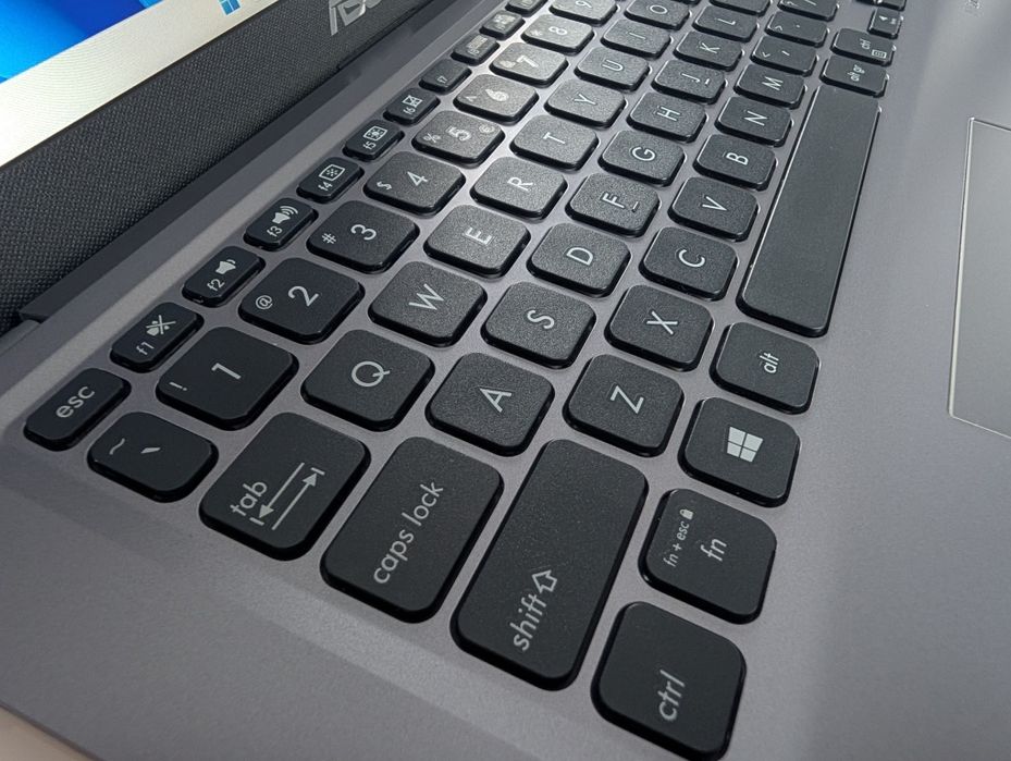 Laptop ASUS VivoBook 14 Stan Idealny | Windows 11