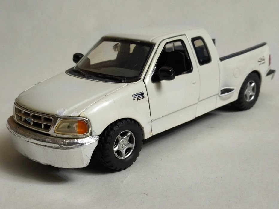 Машинка Ford F-150 Flareside Supercab Motormax 1/24
