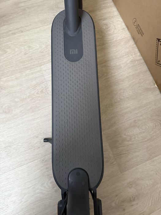 Електросамокат Xiaomi Mi Electric Scooter Essential Black