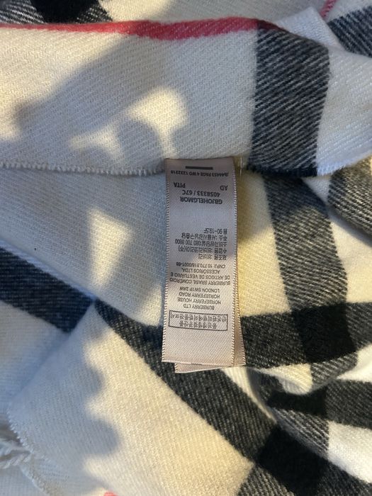 Szalik Burberry Nie Uzywany