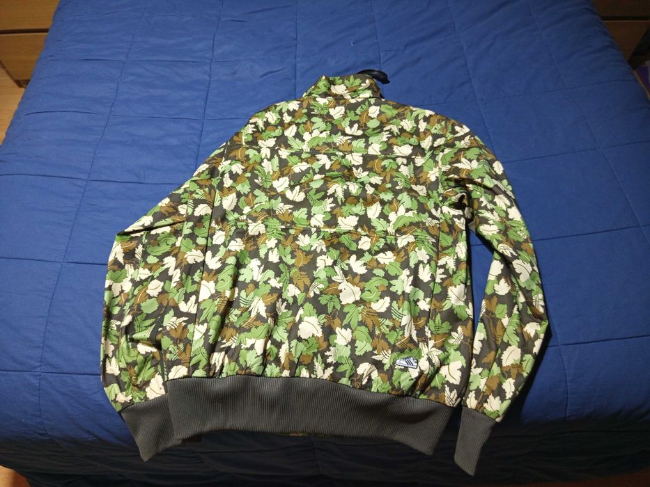Casaco Adidas - Leaf Logo - M