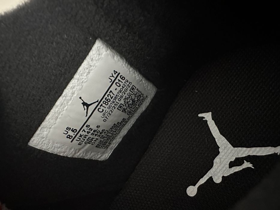 Jordan 4 Retro Red Thunder