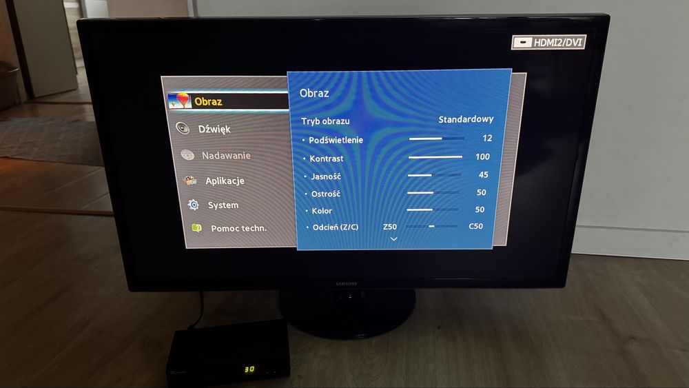 Telewizor Samsung 32" + Pilot + Dekoder i Wieszak GRATIS!