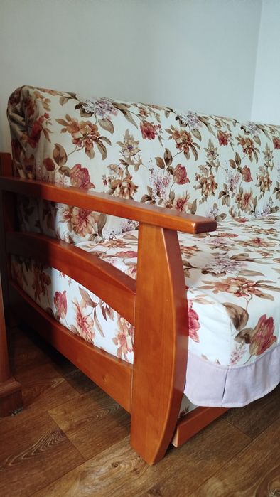 Продам диван в отличном состоянии