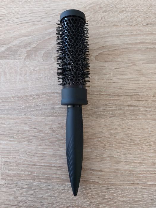 Nowa szczotka do włosów Rita Ora