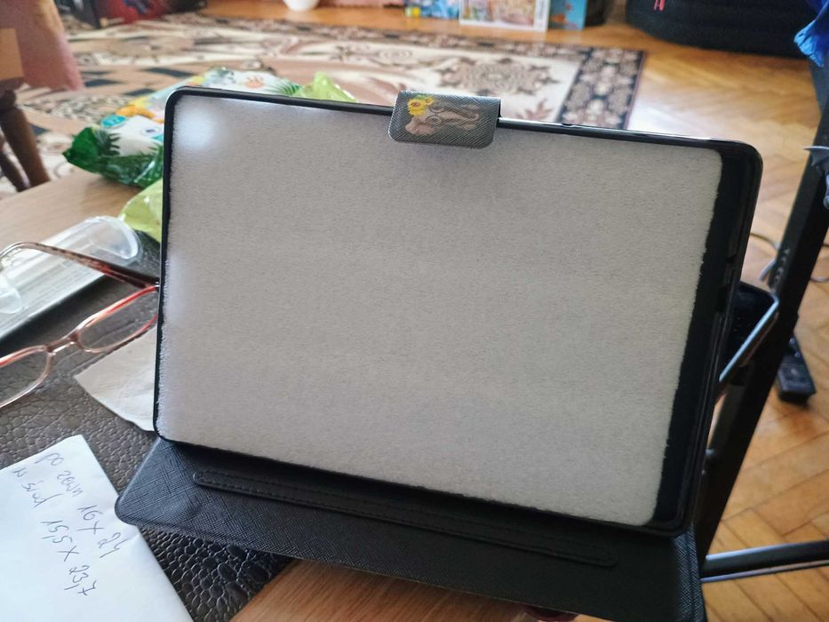 Zapinane etui na tablet