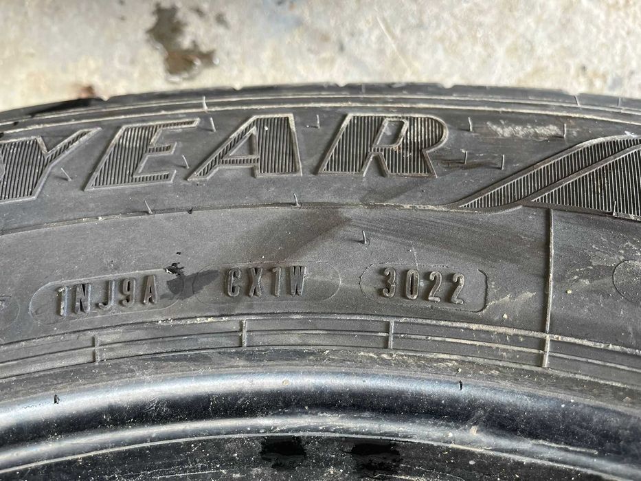 Używana opona ciężarowa 285/70R19.5 Goodyear Kmax D – napęd, wysoki przebieg
