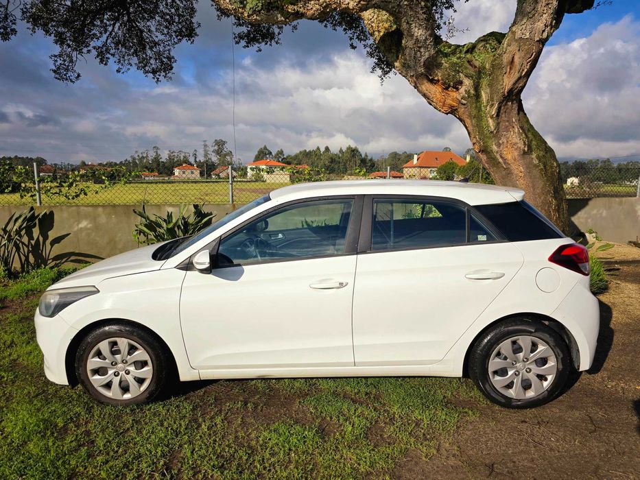 Hyundai i20 1.1 CRDI – 2017 - 2 Lugares