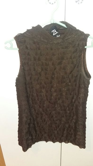 Bluzka rozmiar M z falbanek. Czekoladowy brąz.