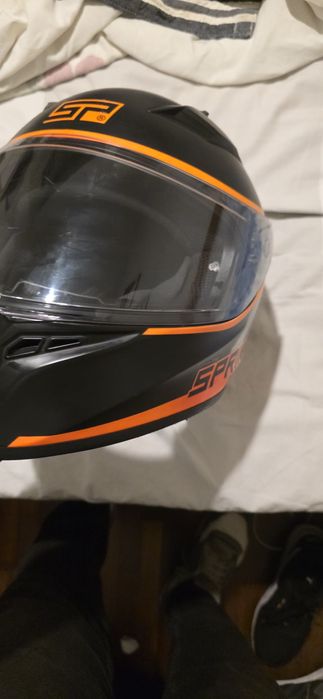 Capacete [Marca e Modelo] – Bom estado
: