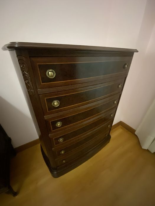 Camiseiro Mogno estilo Inglês