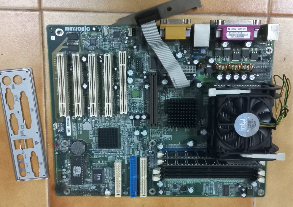 Motherboard com Pentium/ ou Celeron  4, 3 e 2