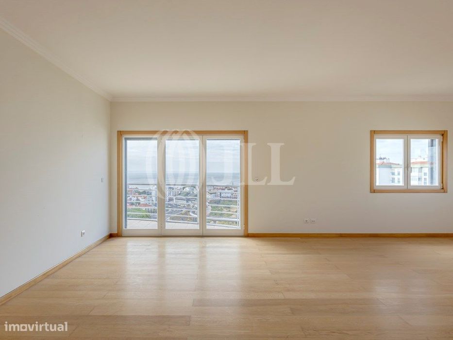 Apartamento T3 no condomínio L Towers, em Paço de Arcos