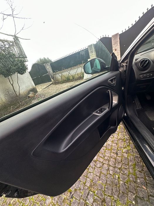 Alfa Romeo MiTo 1.3 JTDm – Económico e Estiloso