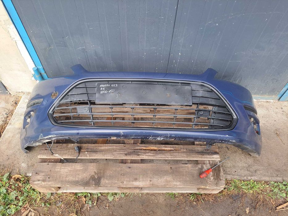 Zderzak przód Ford Mondeo Mk4 POLIFT PDC kolor A8